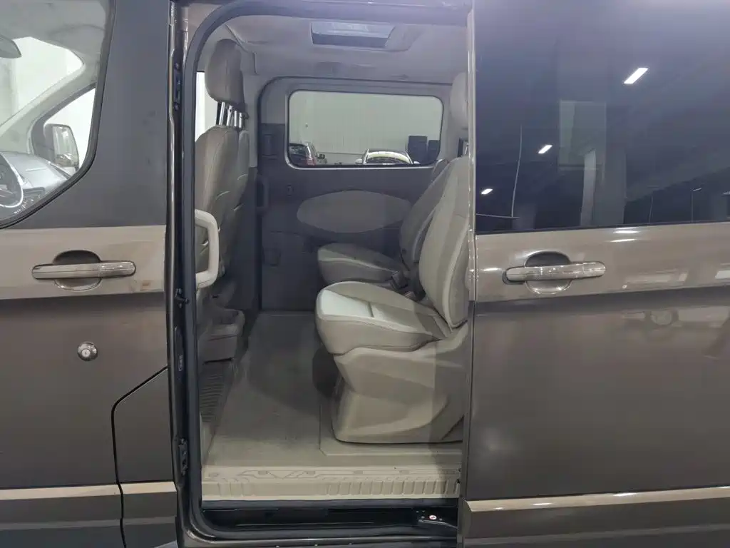 Ford Tourneo 2017 2017 2.0T Automatic Elite Edition