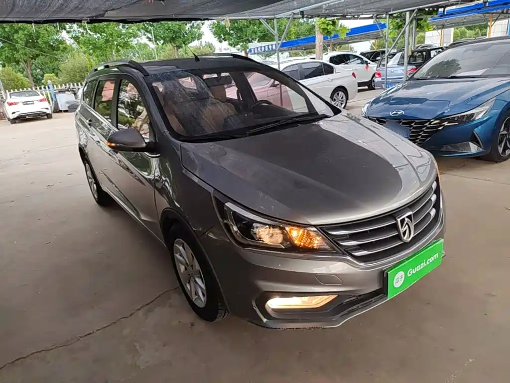 Baojun 310W 2017 2017 1.5L Manual Fashion Edition (China V)