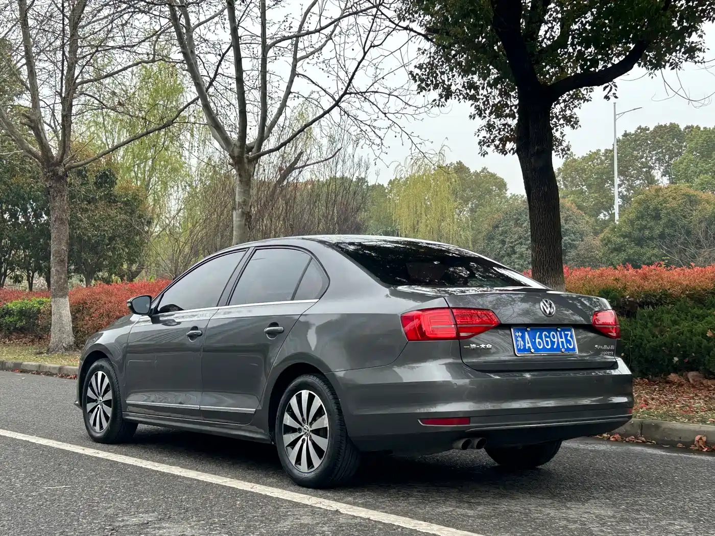 Volkswagen Sagitar 2015 230TSI Automatic Luxury фото 6