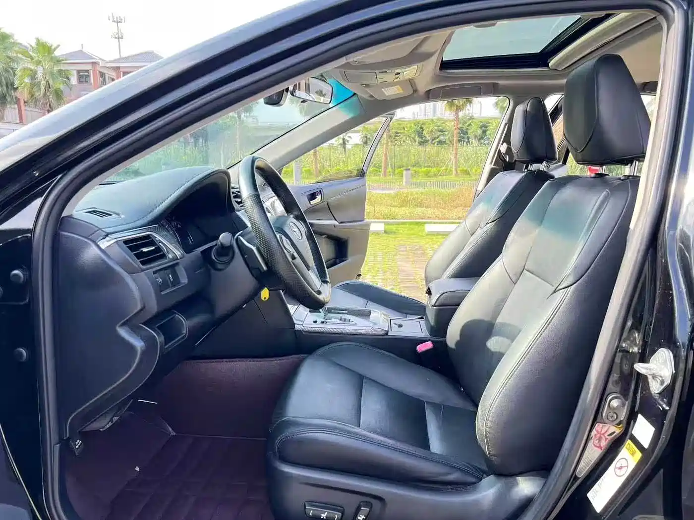 Toyota Camry 2015 2.0G Leading Edition фото 9
