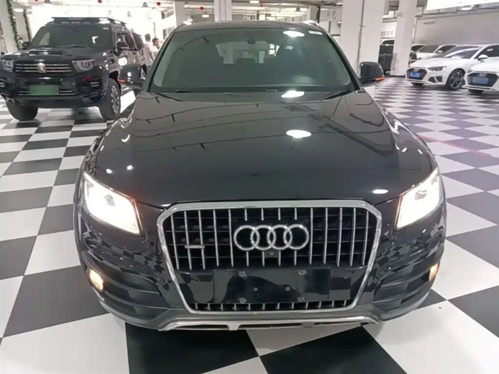 Audi Q5 2017 Plus 40 TFSI Technology фото 3