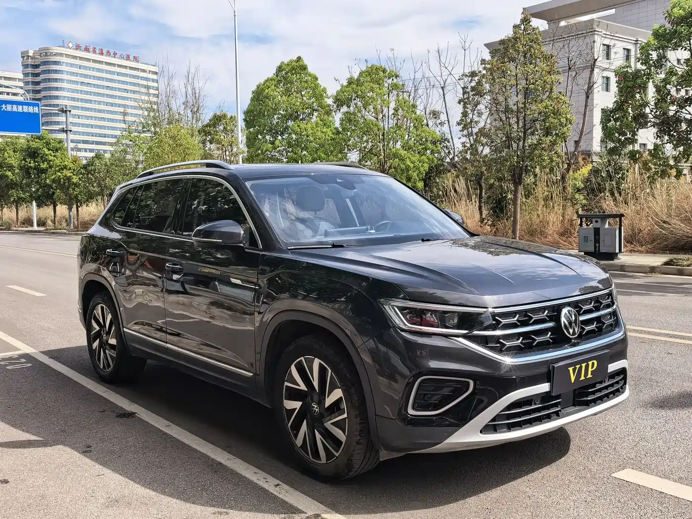 Volkswagen Tayron 2023 280TSI 2WD Luxury Plus Advanced Edition фото 2