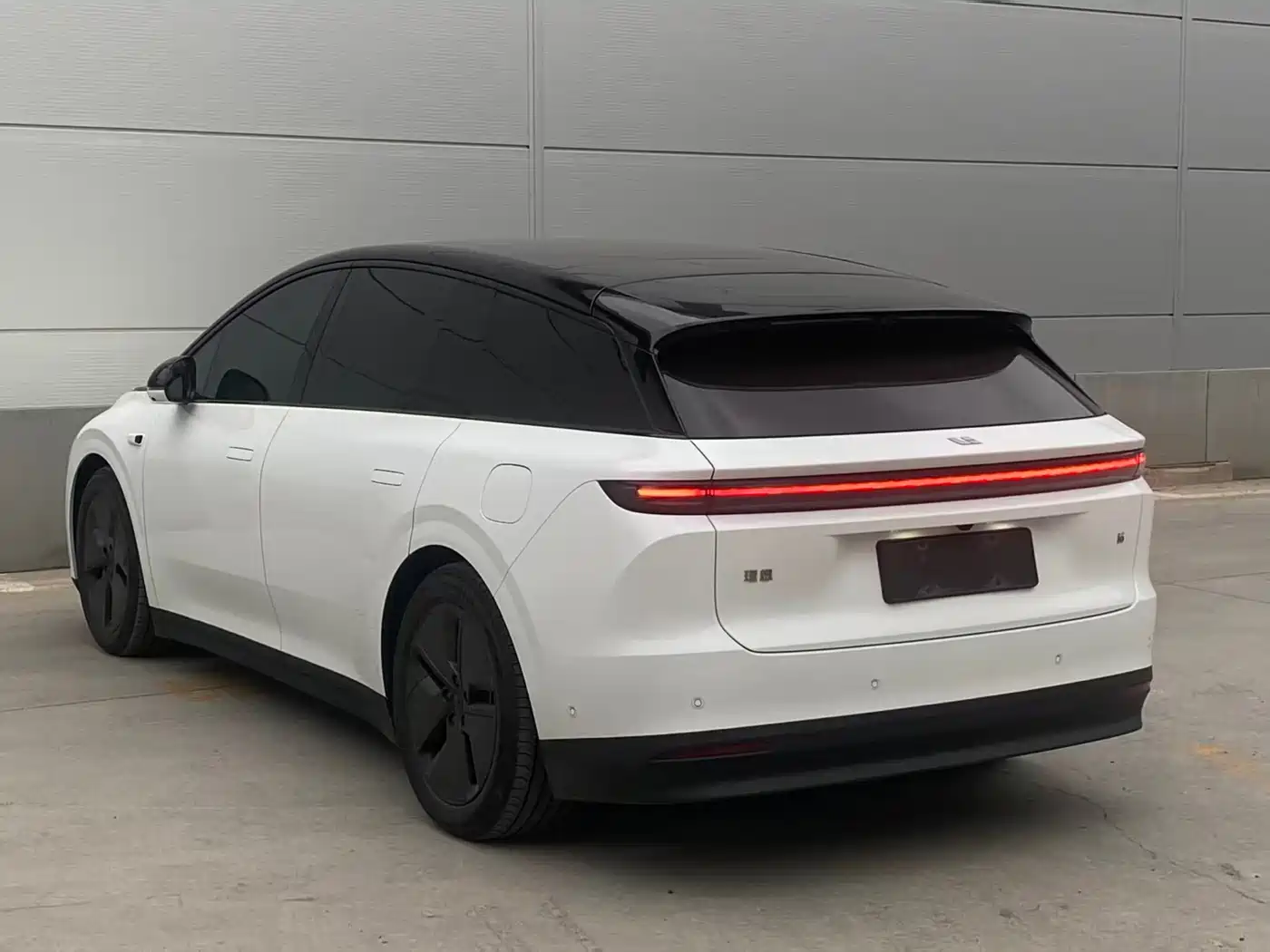 Фото 7 - Li Auto i6