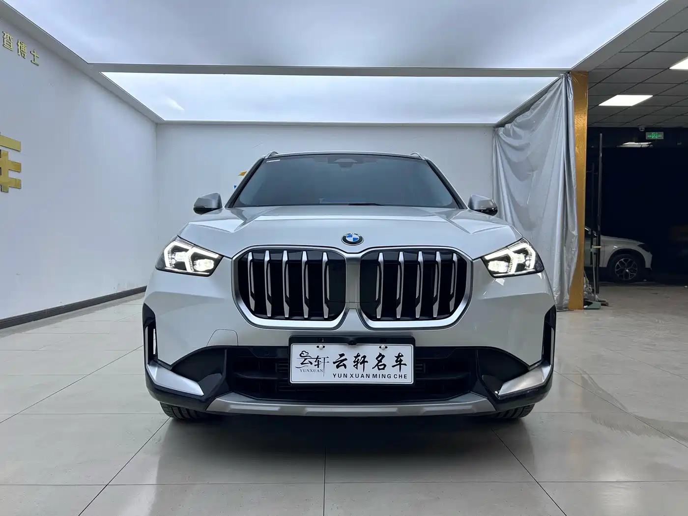 Фото 2 - BMW X1