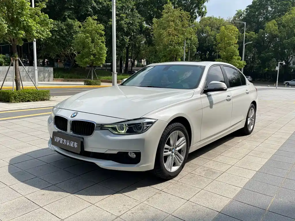 Photo 2 - BMW 3 Series