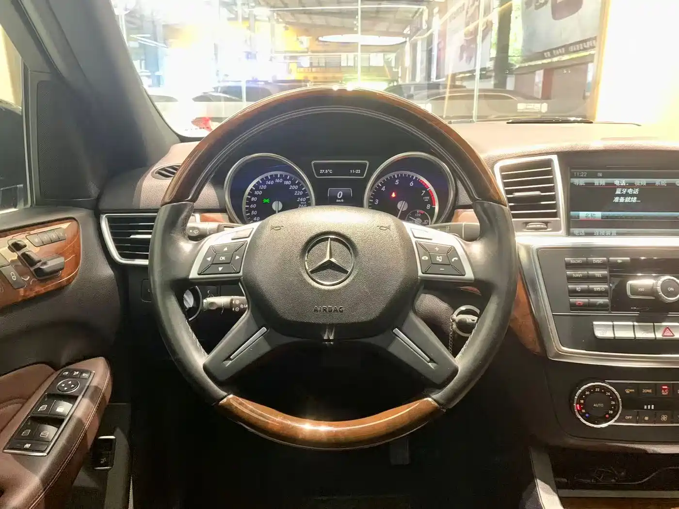 Mercedes-Benz M-Class 2015 ML 400 4MATIC Luxury фото 9