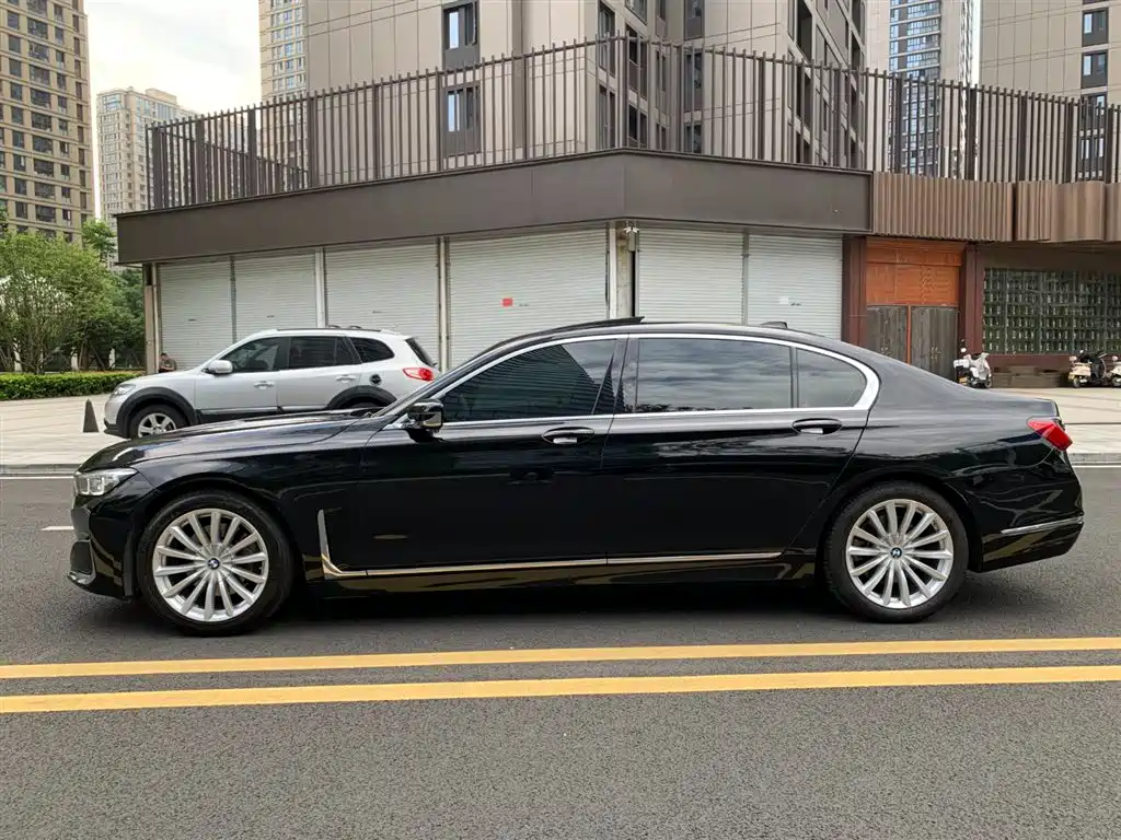 BMW 7 Series 2021 Model 730Li Luxury Package фото 7