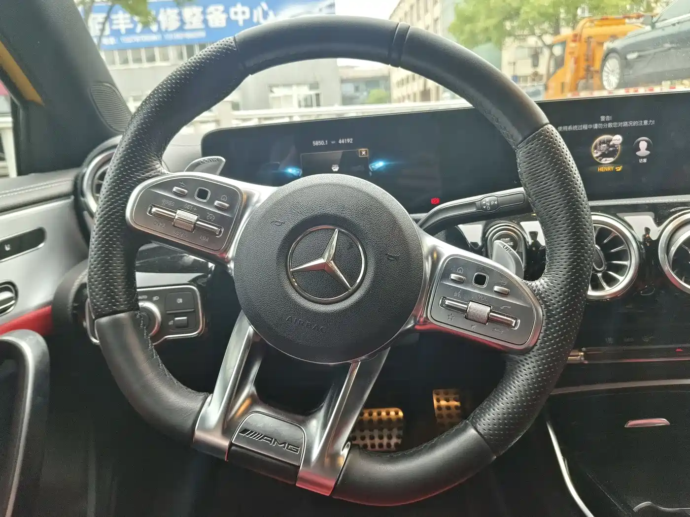 Mercedes-Benz A-Class AMG (Import) 2020 AMG A 35 4MATIC фото 10
