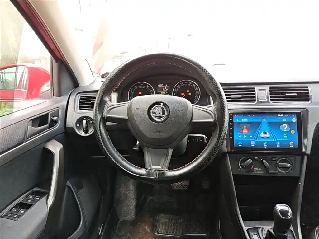Škoda Skoda Rapid Spaceback 2016 Facelift 1.6L Automatic Forward Edition фото 11