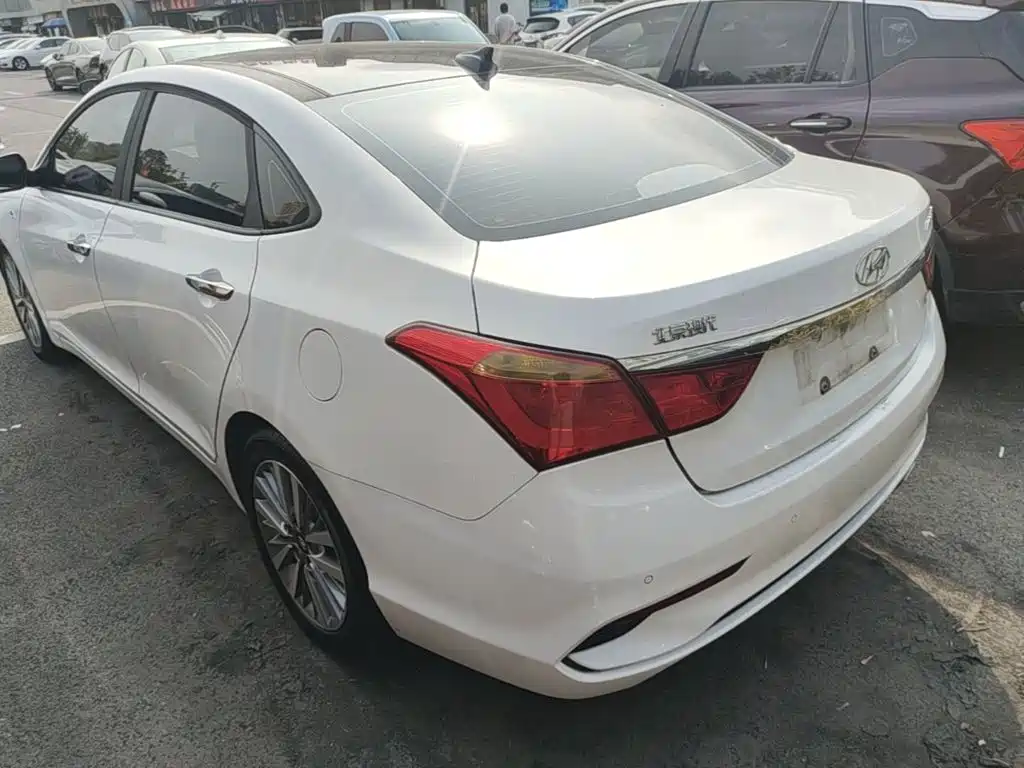 Photo 5 - Hyundai Mistra