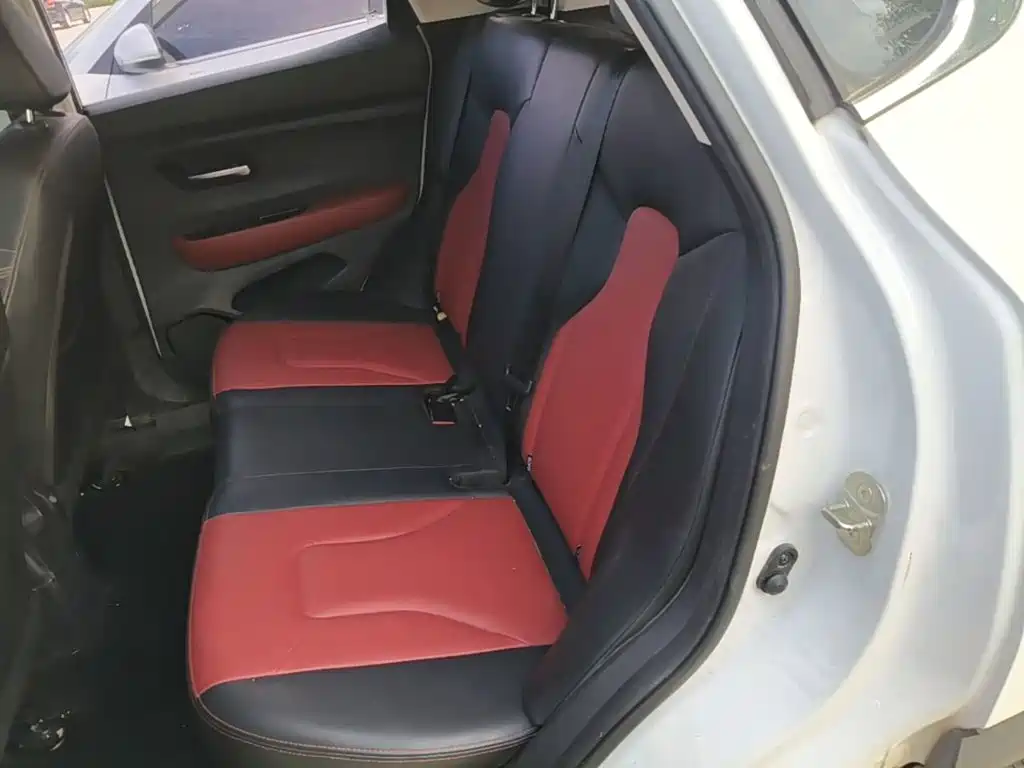Фото 17 - Haval H2s