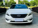 Photo 2 - Hyundai Sonata