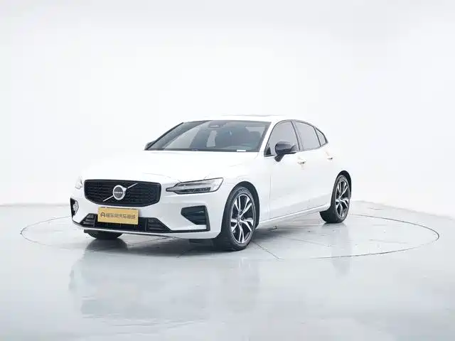 VOLVO S60 2025