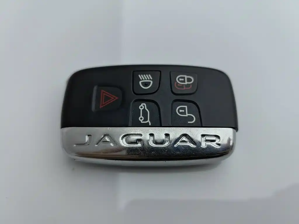 Jaguar F-PACE 2017 2016 2.0T FWD Urban Premium Edition