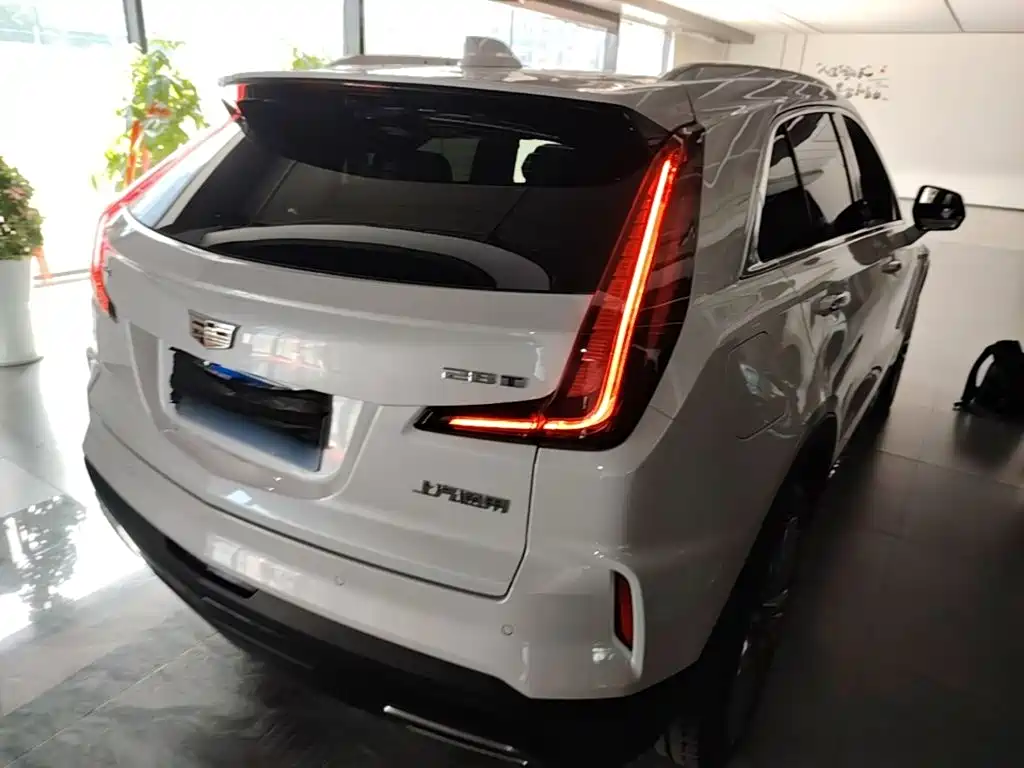 Cadillac XT4 2025 2024 Facelift 28T 2WD Premium