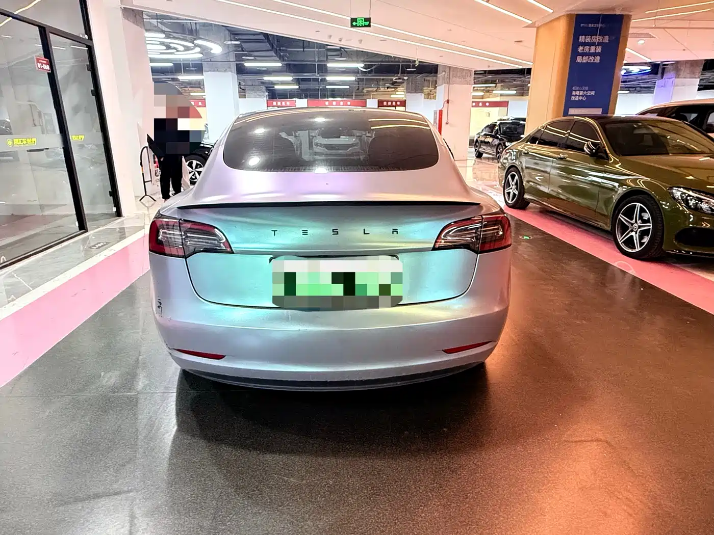 TESLA MODEL 3