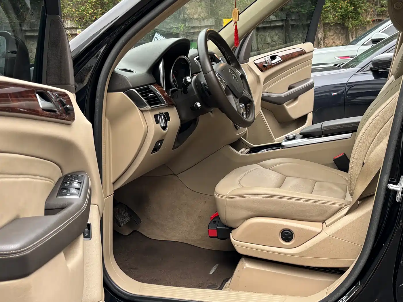 Mercedes-Benz M-Class 2012 Model ML 350 Luxury фото 7
