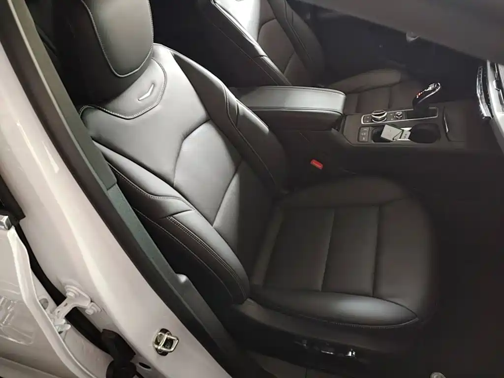 Cadillac XT4 2025 2024 Facelift 28T 2WD Premium