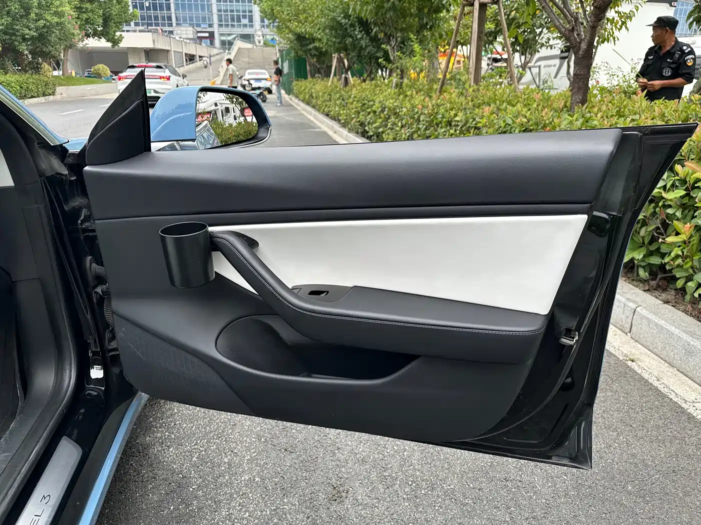 Photo 25 - Tesla Model 3