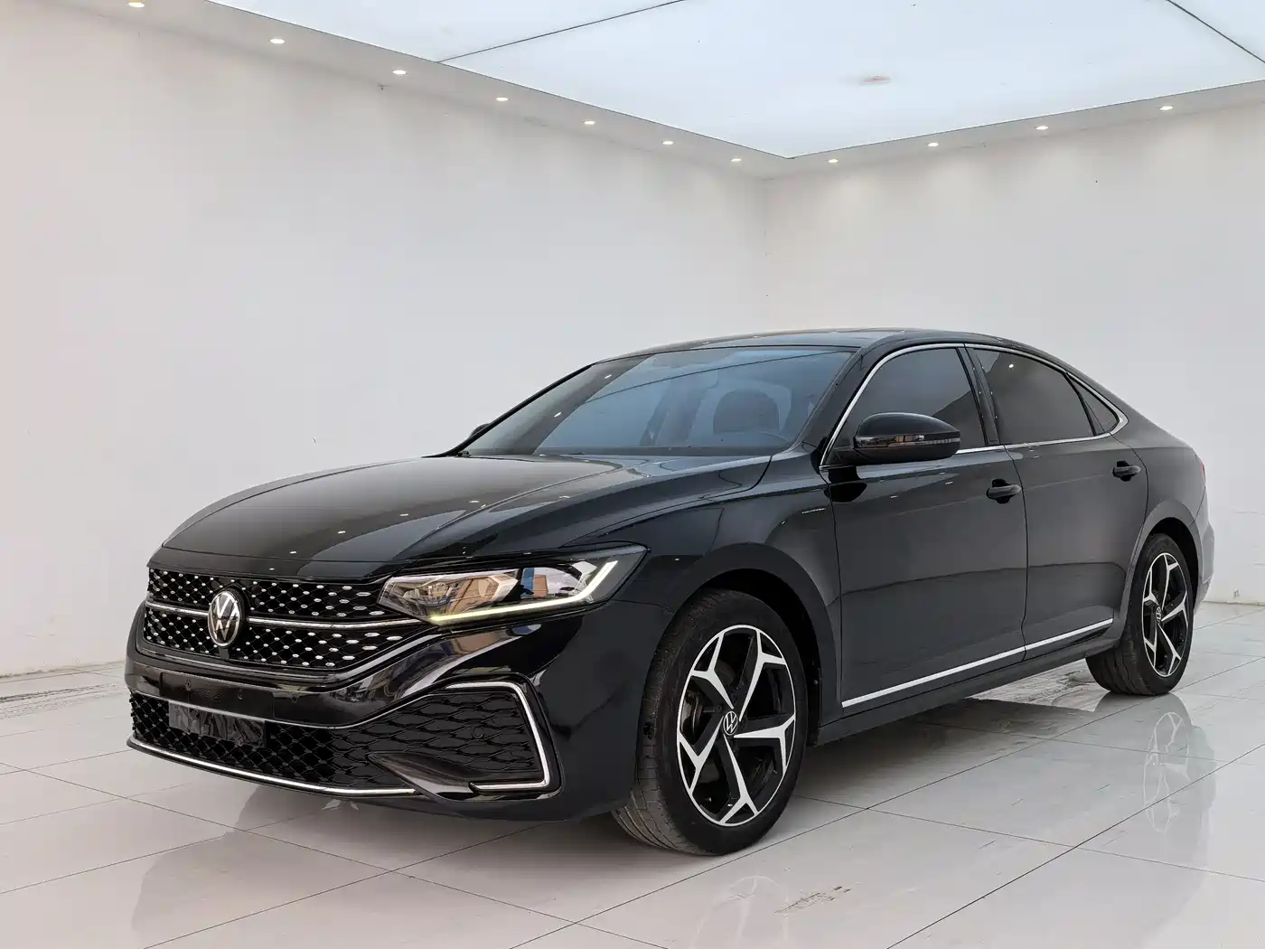 Volkswagen Passat 2024 380TSI Starlight Dragon Soaring Edition