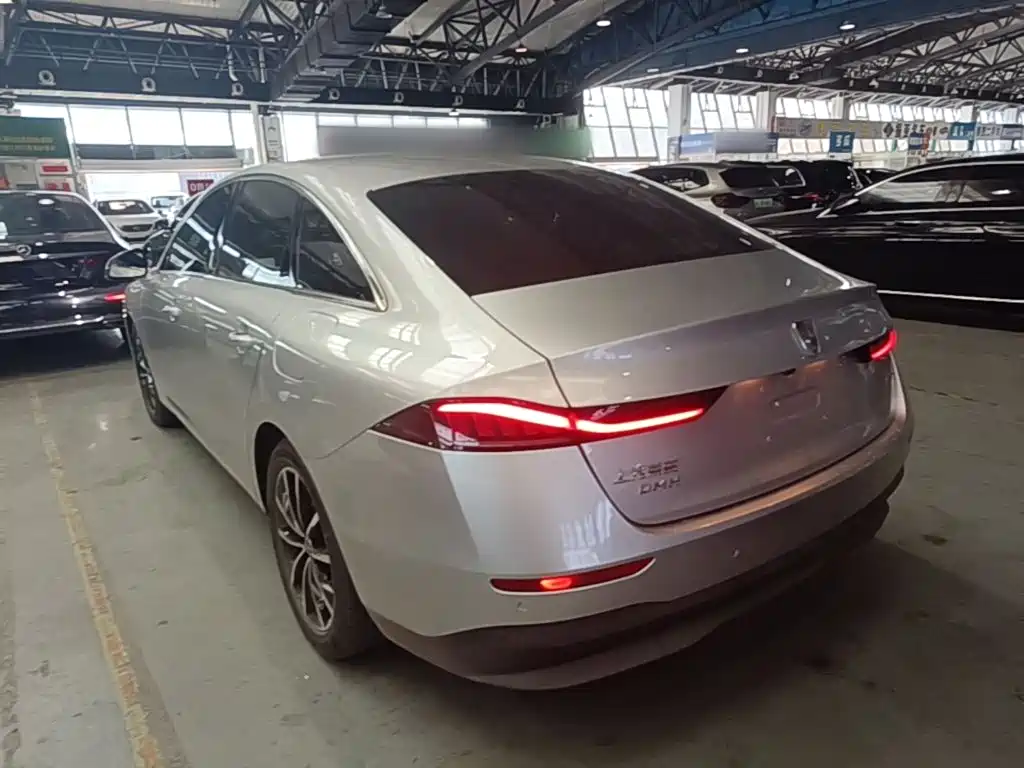 Roewe D7 2025 2025 DMH 125km World Champion Edition
