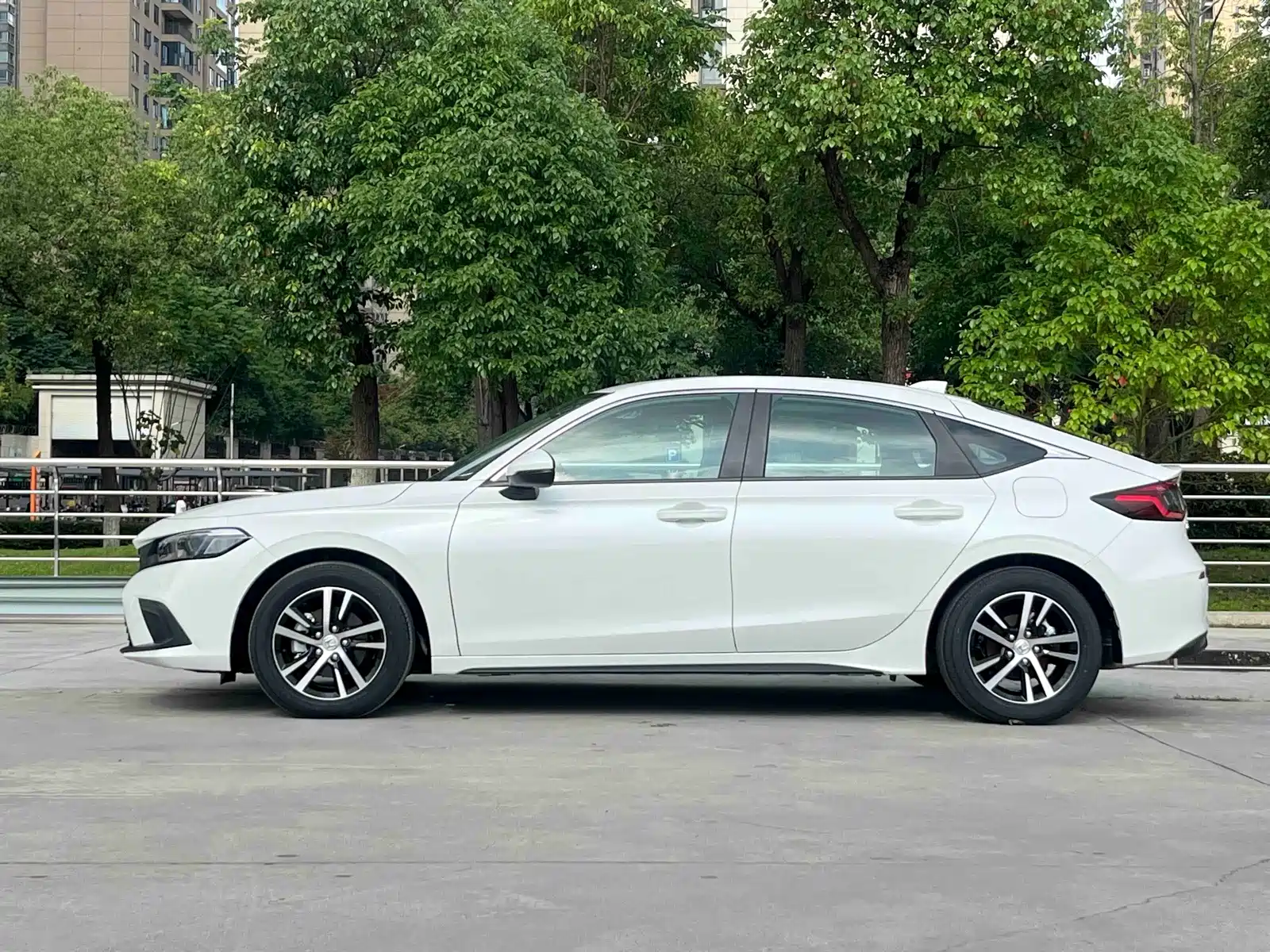 Фото 3 - Honda Civic