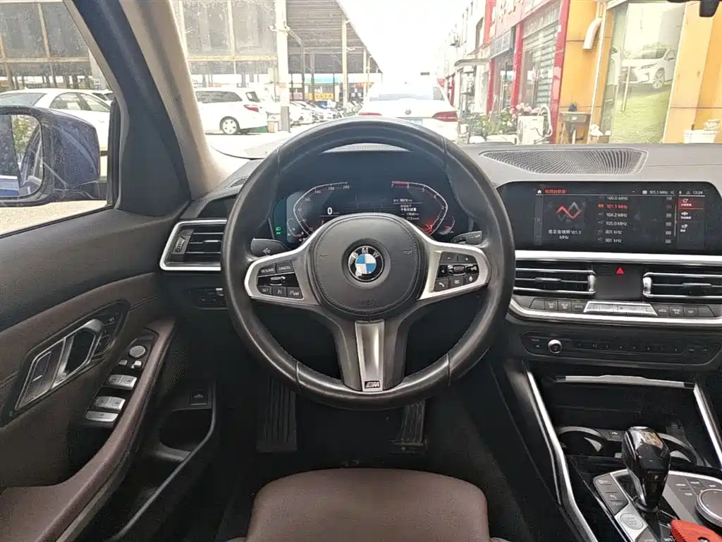 BMW 3-SERIES