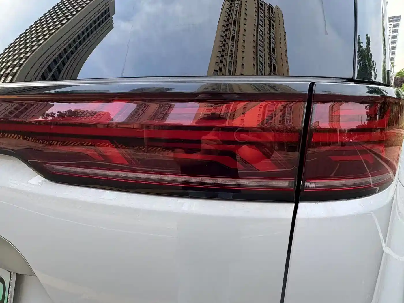 Denza D9 2022 DM-i 970 AWD Flagship фото 13