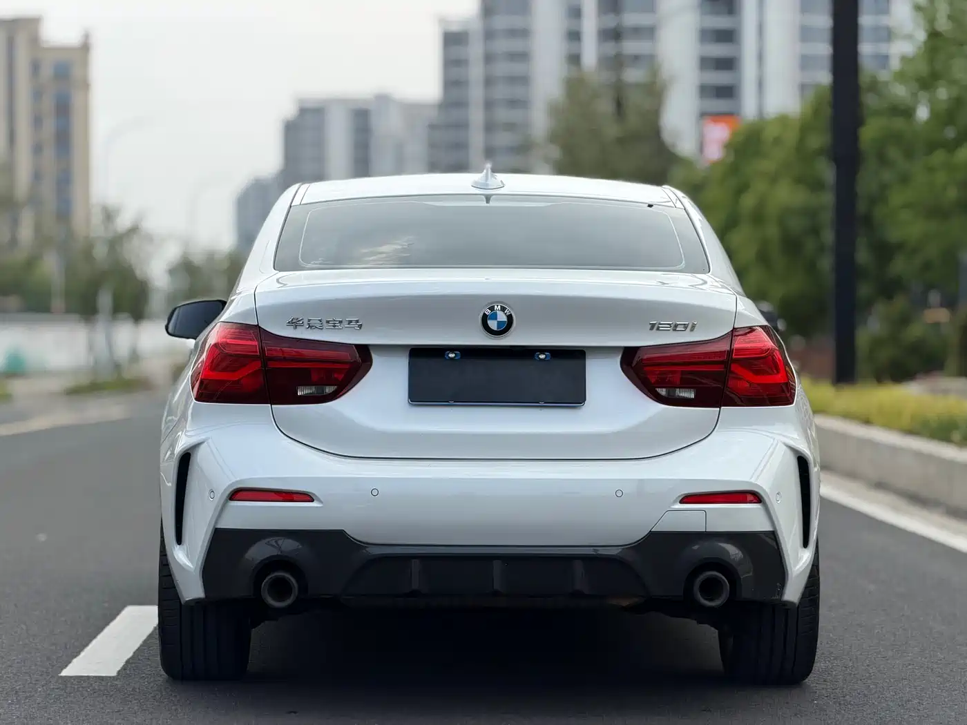 BMW 1-SERIES