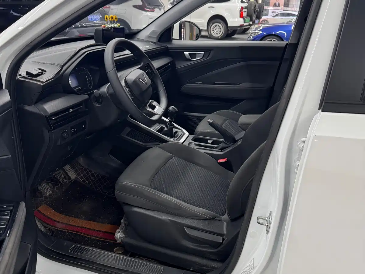 Wuling Motors Wuling Xingchi 2023 2022 1.5L Manual Freedom Edition