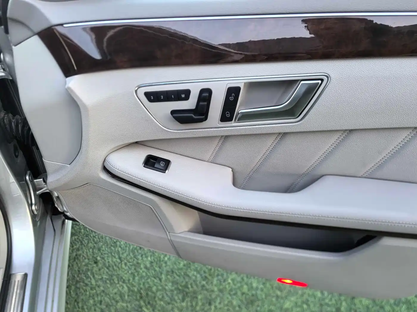 Mercedes-Benz E-Class 2012 E 200 L CGI Elegance фото 15