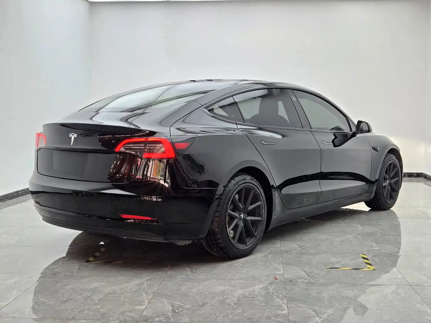 Tesla Model 3 2020 2019 Standard Range Rear-Wheel Drive Upgrade