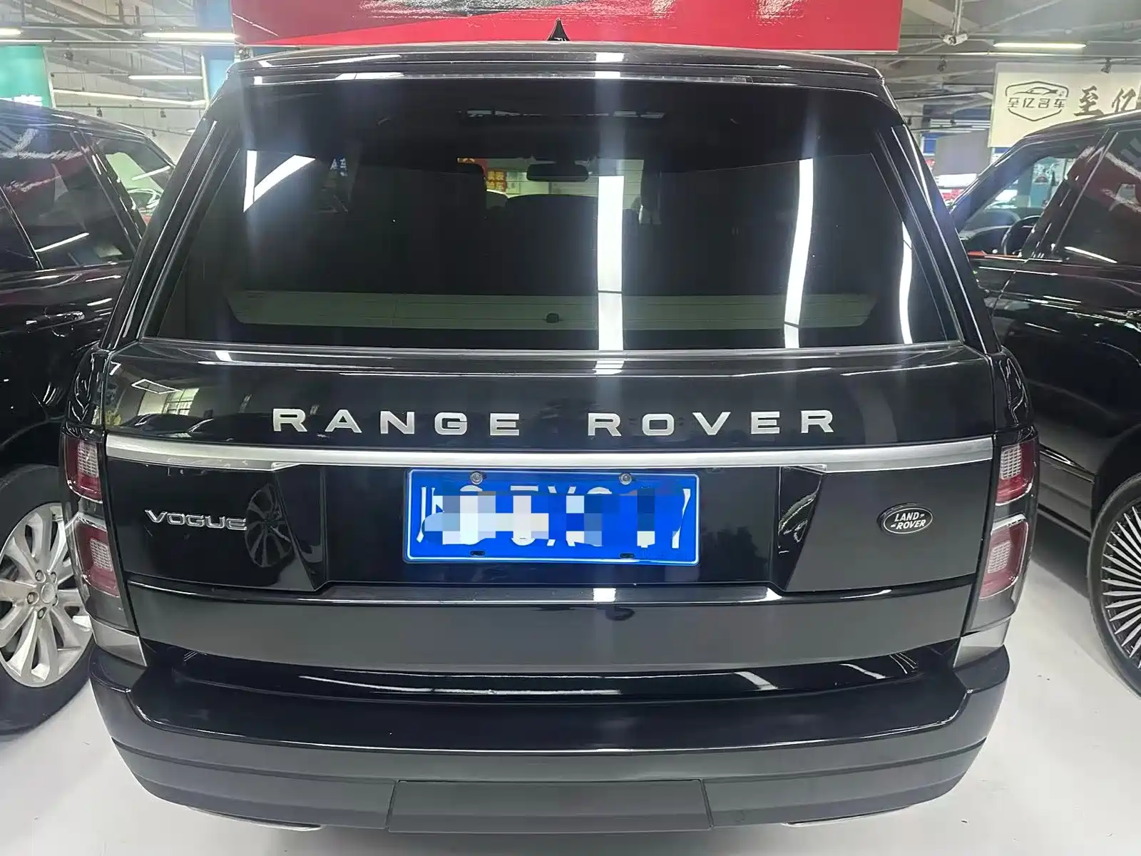 Фото 11 - Land Rover Range Rover