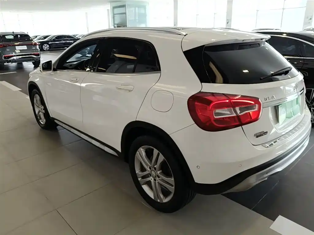 Mercedes-Benz GLA 2016 GLA 200 Dynamic фото 5