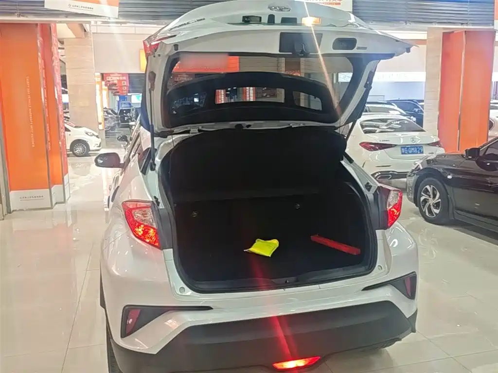 Toyota C-HR 2021 2.0L Comfort Edition фото 19