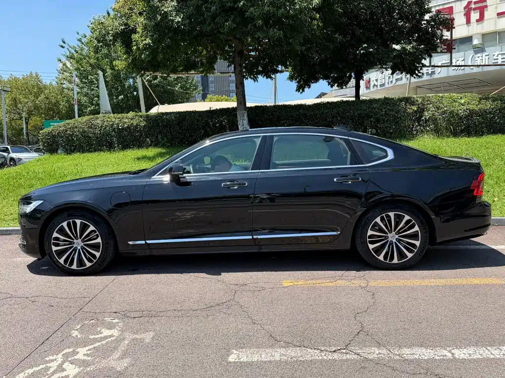 Volvo S90 Plug-in Hybrid 2023 2023 T8 Plug-in Hybrid AWD Long Range Smart Elite Luxury