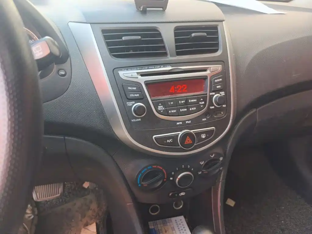 Hyundai Reina 2017 2016 1.4L Automatic GLX Leading