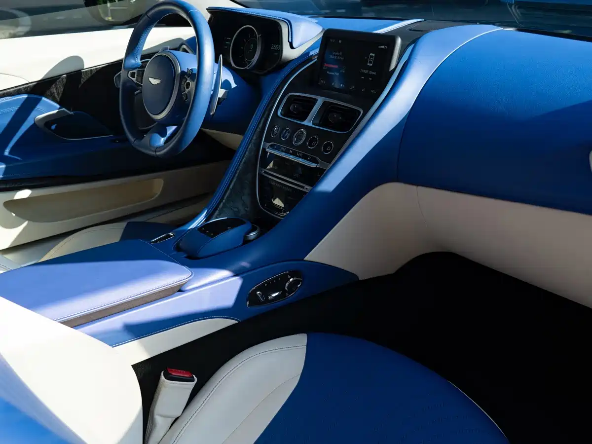 Aston Martin DB11 2022 2022 4.0T V8 Coupe