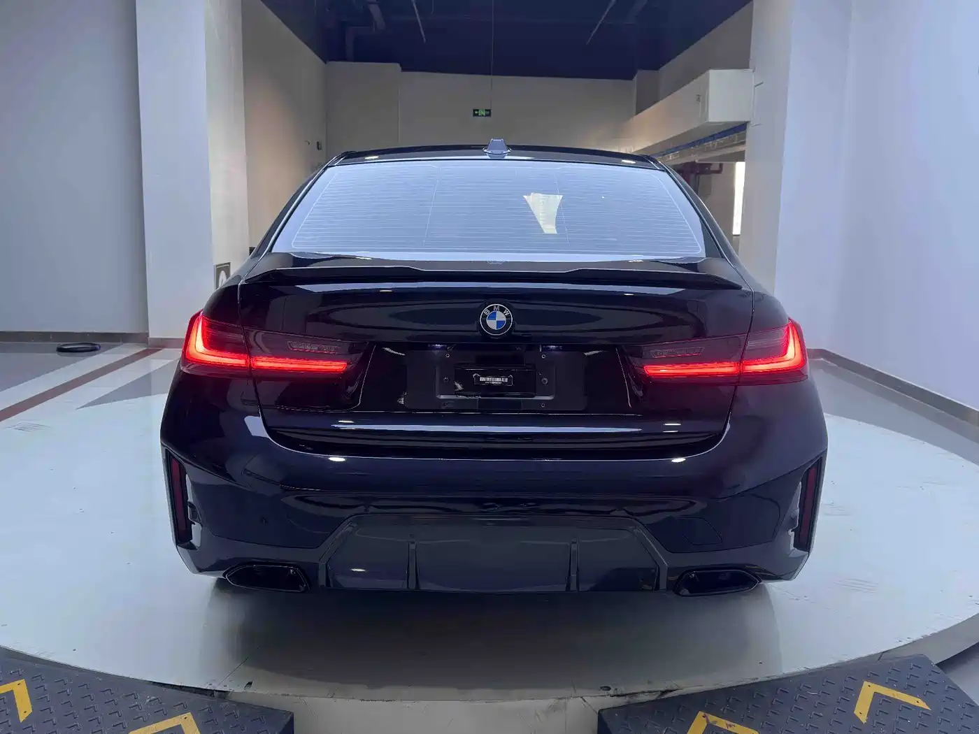 BMW 3 Series 2023 320Li M Sport Package фото 5
