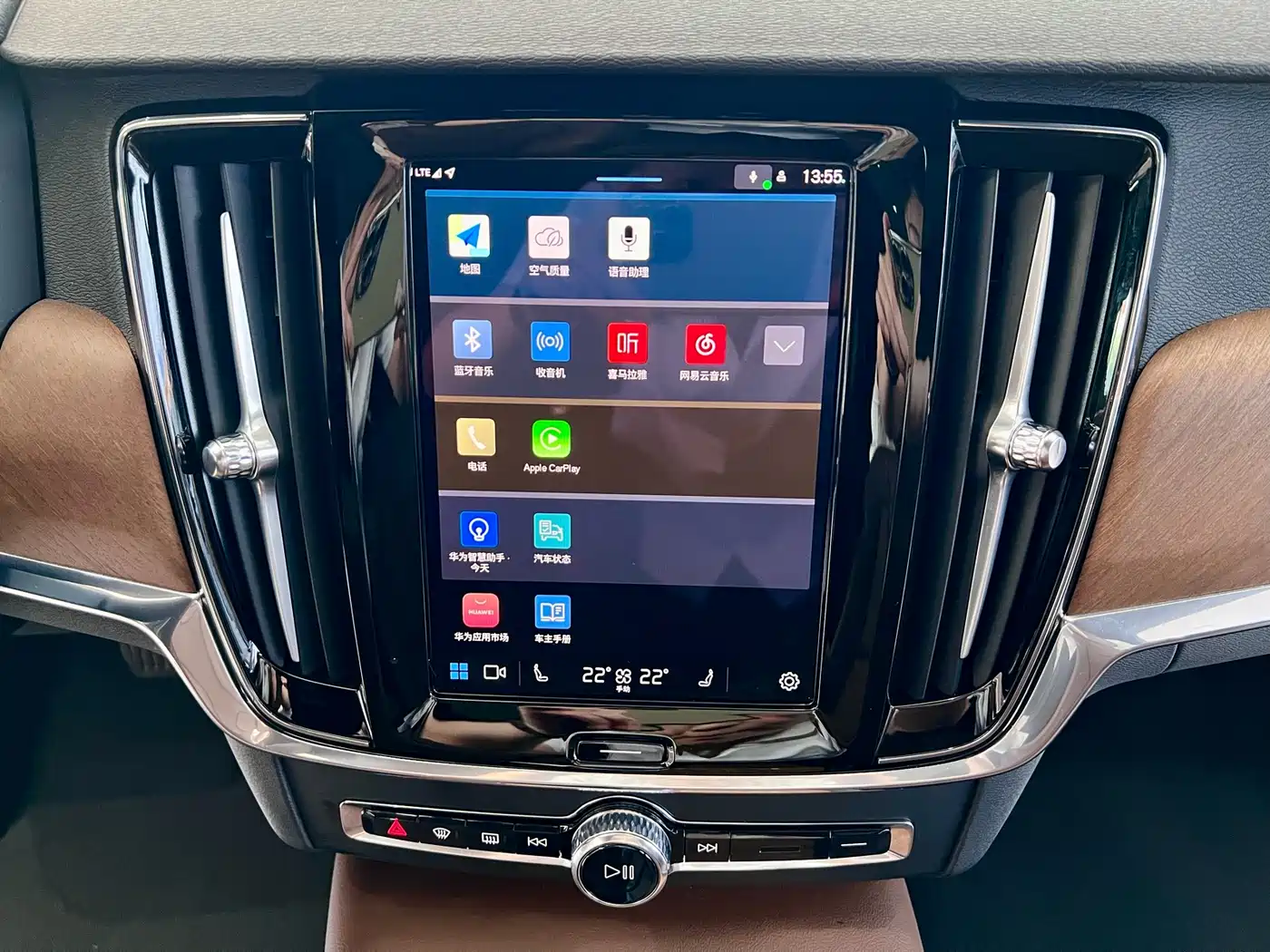 VOLVO S90