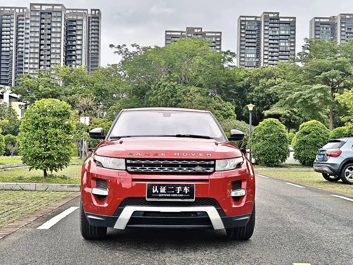 Land Rover Range Rover Evoque 2015 2.0T 5-Door Dynamic Edition фото 3