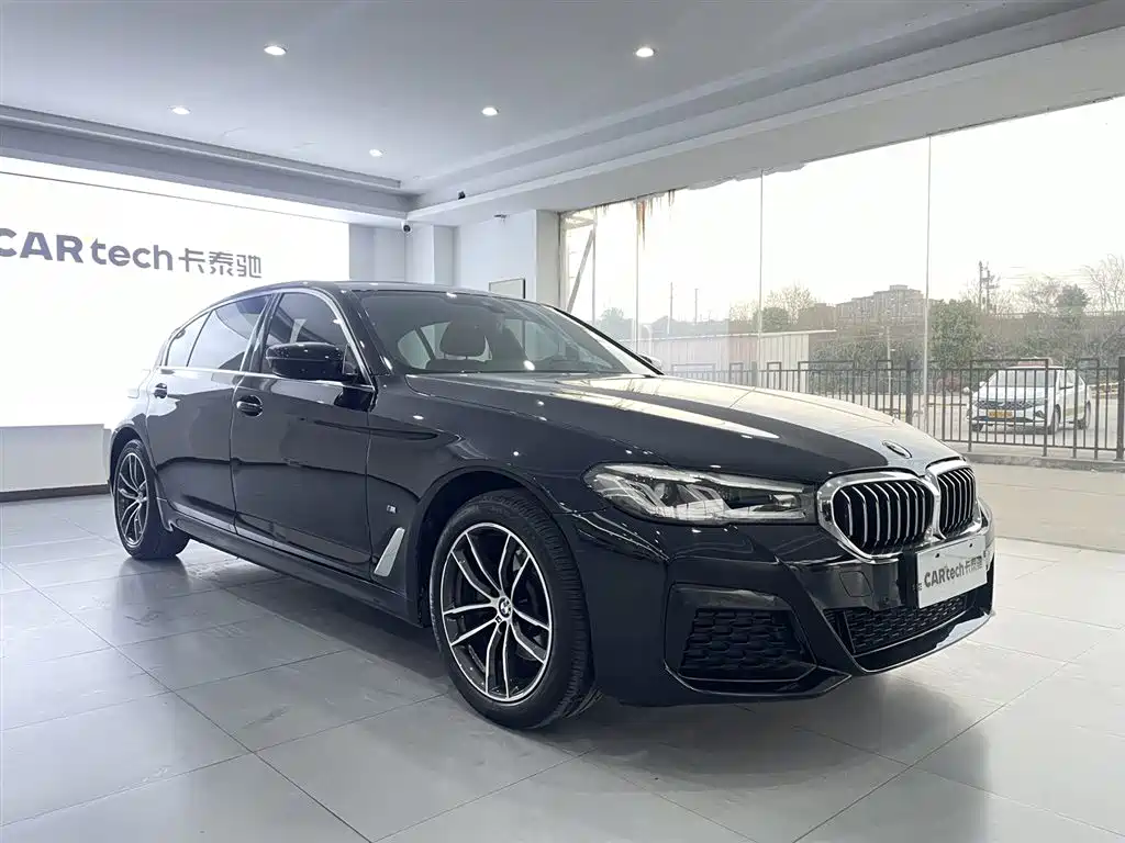 BMW 5 Series 2021 525Li M Sport Package фото 2