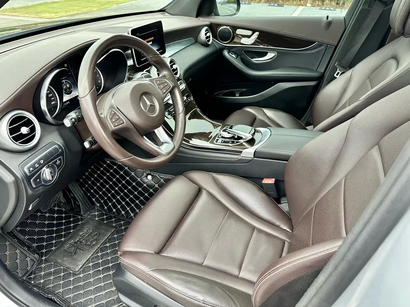 Mercedes-Benz GLC 2017 GLC 260 4MATIC Luxury фото 9