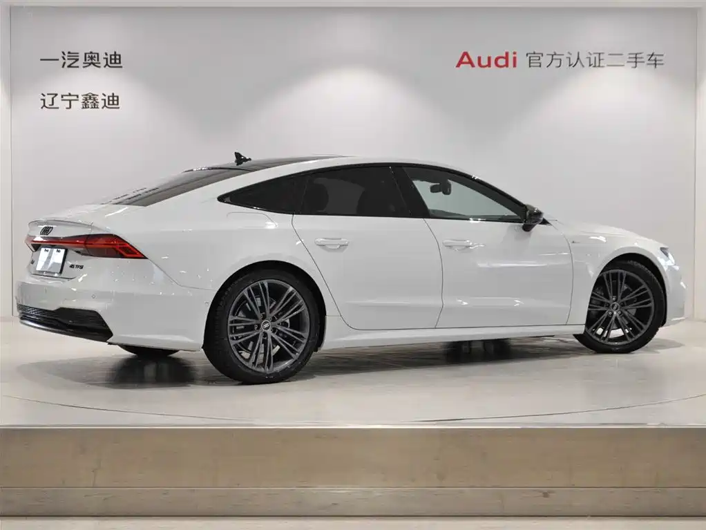 Audi A7 2023 Model 45 TFSI Premium Selection Edition фото 4
