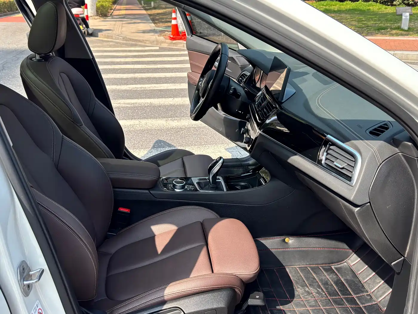 BMW 1 Series 2021 120i M Sport Shadow Edition фото 10