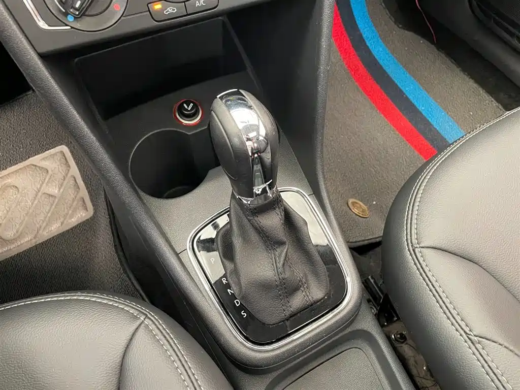 Фото 10 - Volkswagen Polo