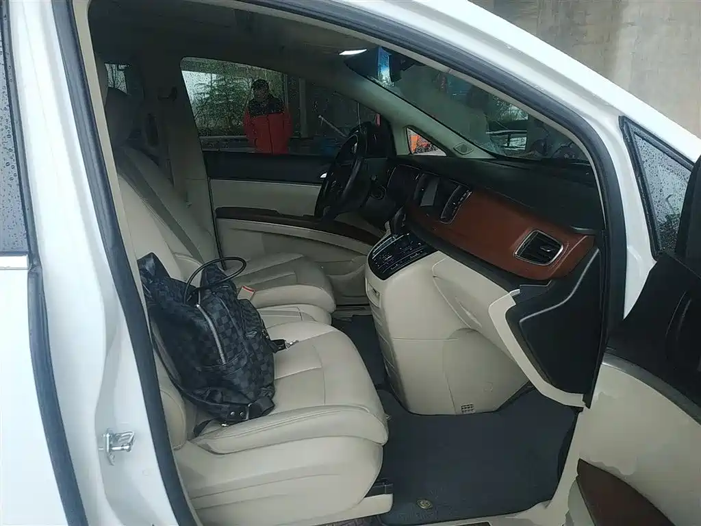 Buick GL8 2018 28T Premium Model China VI фото 21