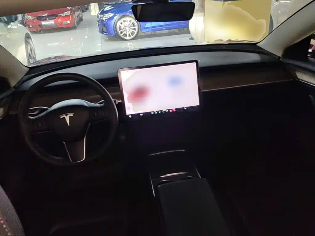 Photo 10 - Tesla Model 3