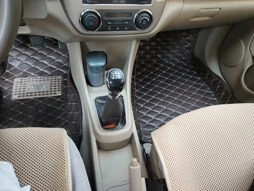 Dongfeng Aeolus Dongfeng Fengshen A60 2015 2014 1.6L Manual Luxury
