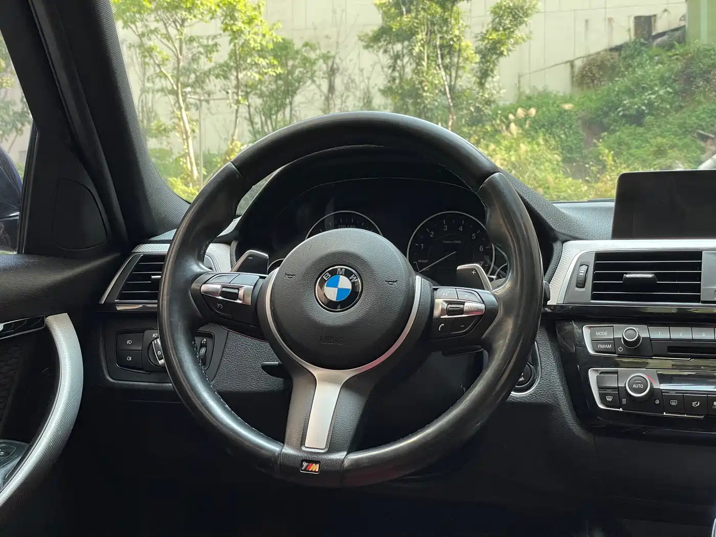 BMW 3 Series 2016 320i M Sport фото 17